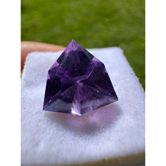4.01 carat Amethyst from Rwanda - Cut by Ravenstein Gems - Picture 2 of 8